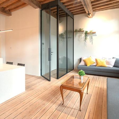 The Hendrik Square Apartments Antwerp Exterior photo