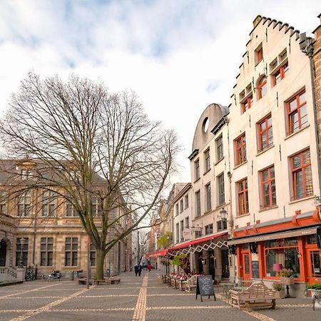 The Hendrik Square Apartments Antwerp Exterior photo