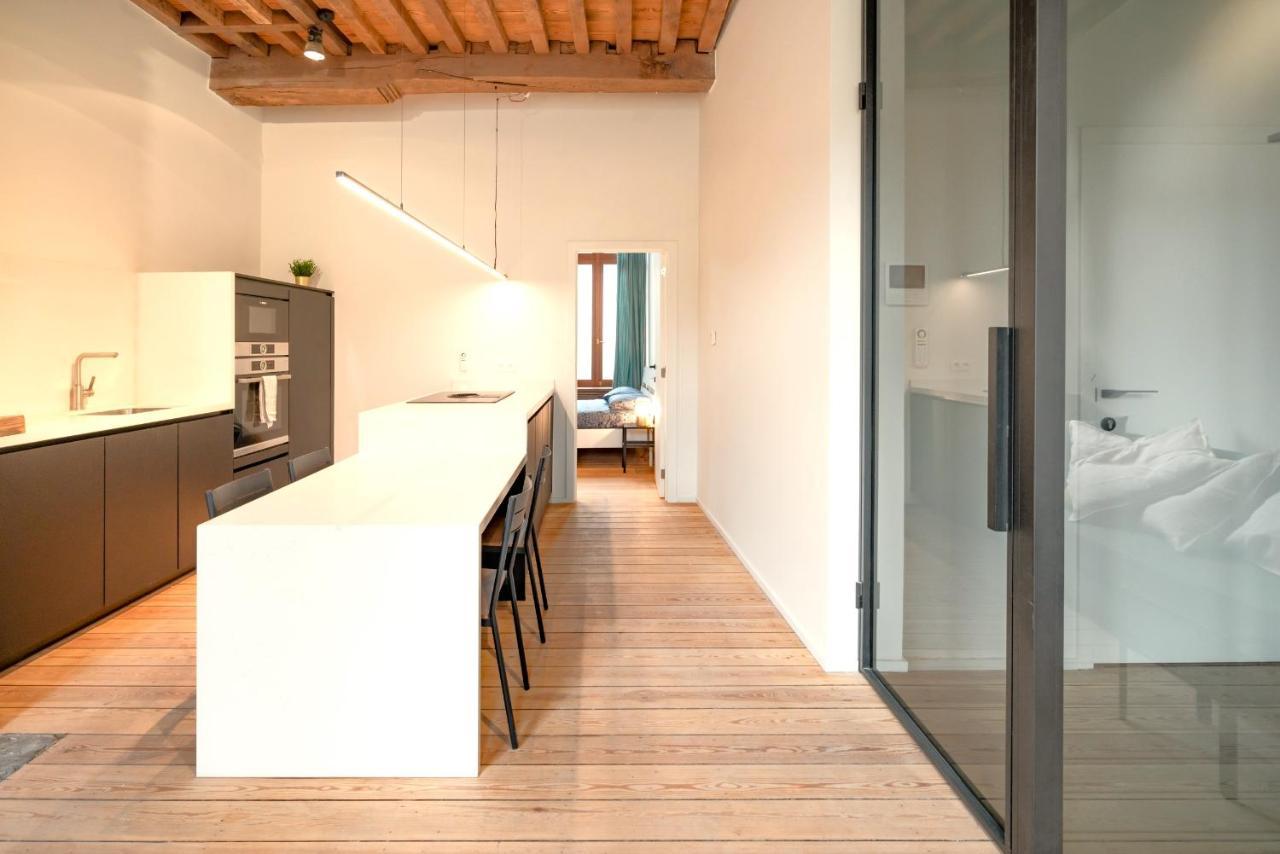 The Hendrik Square Apartments Antwerp Exterior photo