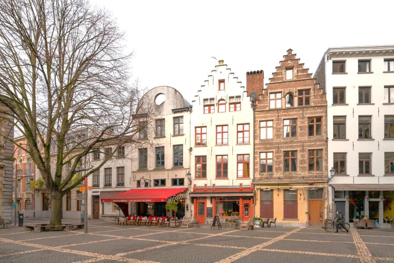 The Hendrik Square Apartments Antwerp Exterior photo